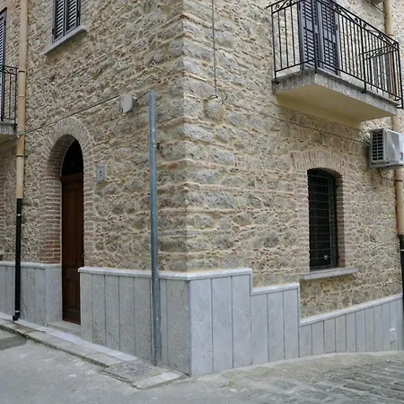 Casa Di Carlo San Fratello